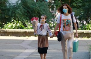 В школу или дома с планшетом: учебный год зависит от вакцинации учителей