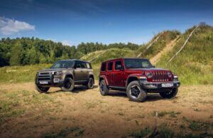 Бадди-муви. Тест-драйв Defender и Jeep Wrangler на танковом полигоне