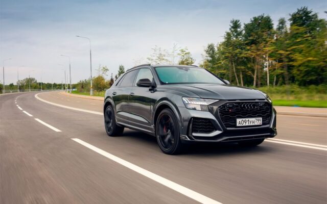 Скромность не украшает. Тест-драйв Audi RS Q8
