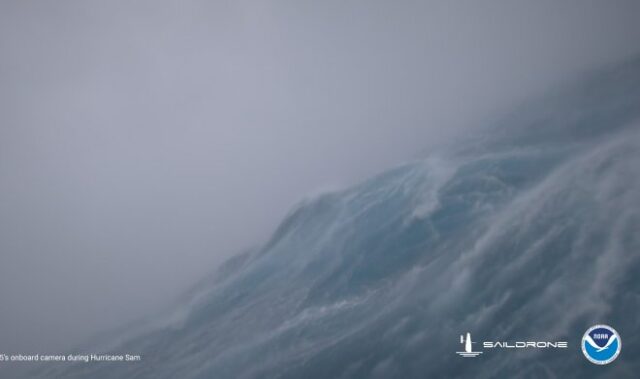 Беспилотник Saildrone передает драматичные видео из самого сердца урагана Сэм