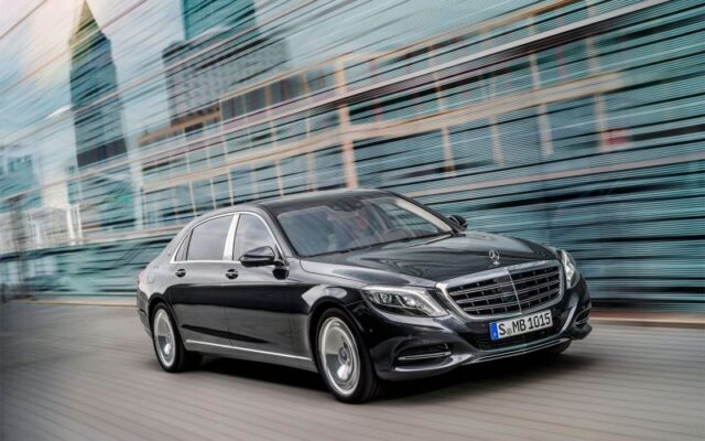 От «Майбаха» до «Юности»: на чем ездят депутаты Госдумы нового созыва