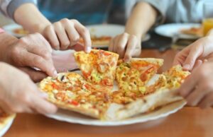 Сделать праздник незабываемым: заказать вкусную пиццу