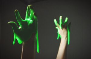 Светящиеся игрушки оптом: виды, кому будет интересна покупка