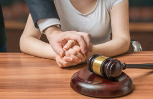 Адвокат по уголовным делам: услуги, как обратиться-