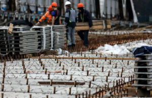 Бочкарёв: завершены работы по остеклению пешеходного моста через Яузу