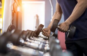 Для значительного роста силы мышц достаточно 3 секунд упражнений с гантелями в день