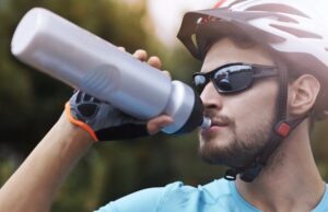 Мягкие пластиковые бутылки выделяют в питьевую воду сотни неизвестных химикатов