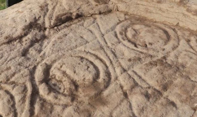 Шотландские археологи нашли монолит с загадочными символами древних пиктов 
