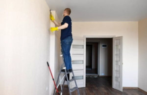 Эксперт Аксёнов перечислил преимущества проведения ремонтных работ летом