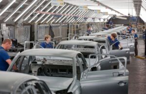 «Добавили еще 100 тысяч отступных»: Volkswagen ждут массовые сокращения