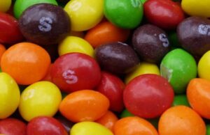 Судебный иск из США заявляет, что конфеты Skittles непригодны для человека