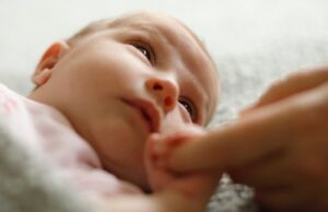 Японские ученые назвали самый эффективный способ успокоить плачущего младенца