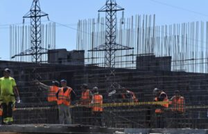 Власти обсуждают отсрочку от мобилизации для строителей, которые восстанавливают Донбасс