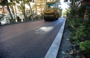 Асфальтирование площадок и дворов: преимущества, этапы работы