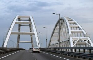 Хуснуллин сообщил об установке нового пролёта автомобильной части Крымского моста