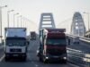 Хуснуллин заявил, что на Крымском мосту осуществляется досмотр 100% транспорта