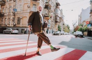 Ученые: смешная походка в стиле Монти Пайтона — в семь раз эффективнее занятий физкультурой