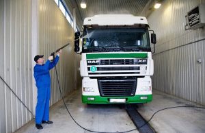 Как чистить автомобильные фары