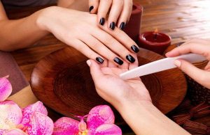Салонные и домашние процедуры по уходу за ногтями
