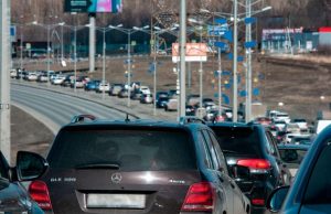 Майские пробки: где дачникам ждать заторы и как их объехать