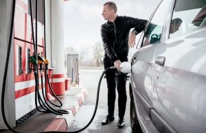 Цена топлива на бирже обновила рекорд. Сколько будет стоить бензин на АЗС