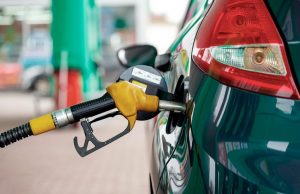 Новый штраф, подорожание бензина и некомплектные Lada: новости недели