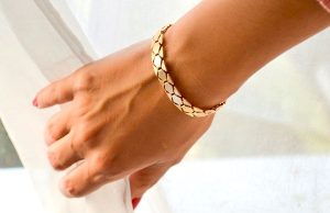 Как выбрать идеальный золотой браслет: советы и рекомендации
