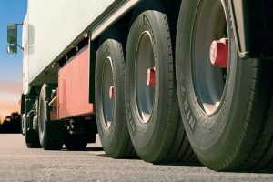 Как выбрать идеальные грузовые шины: виды, параметры выбора
