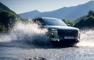 «Не езжай — улетишь». Первый тест-драйв китайского Jaecoo J7