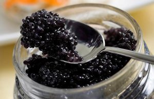 Биологи озабочены тем, что продается в Европе под видом черной икры