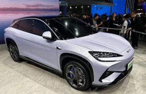 BYD представил дешевого конкурента Tesla Model Y