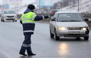 С 1 декабря ГИБДД сможет штрафовать за летнюю резину зимой. Но будет ли?