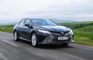 Дилеры назвали цены на автохиты 2022 года. Сколько стоят Camry и Polo