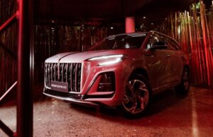 Hongqi назвал российские цены на новый кроссовер HS3