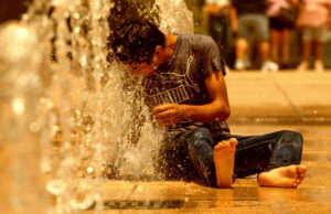 Невыносимая жара в Мексике начала убивать даже молодежь