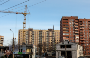 Путин: при застройке Мариуполя жителей нельзя отселять далеко от прежних районов