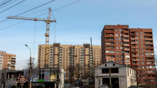 Путин: при застройке Мариуполя жителей нельзя отселять далеко от прежних районов