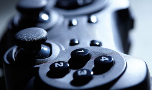 Самая маленькая видеоигра в мире позволит поиграть истребителем на наноуровне