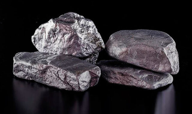 Российские ученые создали аккумуляторы для космоса и Арктики