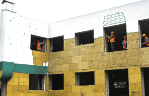 Строители из Подмосковья восстановили 1461 дом в новых регионах России с января