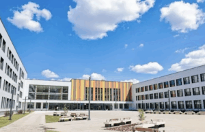 В Подмосковье обновят более 60 школ