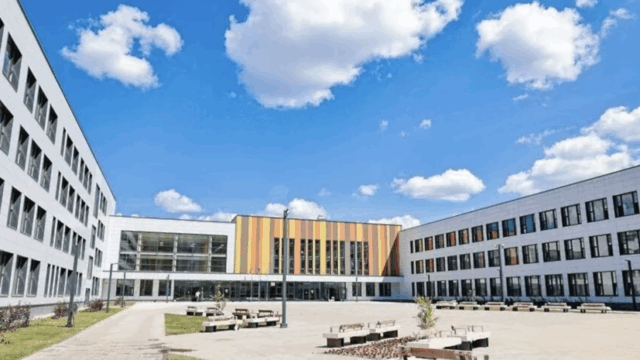 В Подмосковье обновят более 60 школ