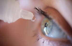 В США одобрены первые в мире глазные капли против близорукости