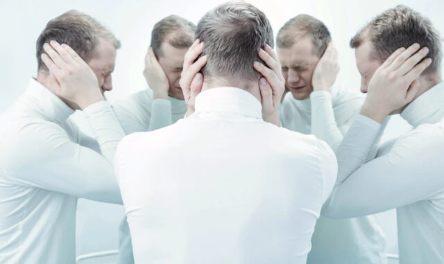 Причиной возникновения голосов в голове у шизофреников является сбой внутреннего монолога