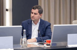 Овчинский: до конца года завершатся фасадные работы в бизнес-центре в Бумажном проезде