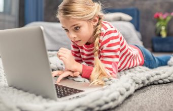 Планшеты вместо учебников: в США выросло первое поколение, которое в когнитивном плане слабее своих родителей